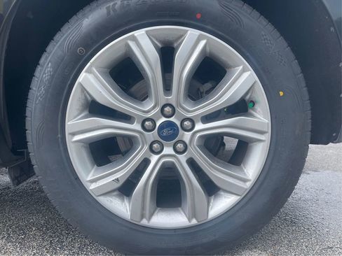 Used 2020 Ford Edge Titanium w/ Equipment Group 301A FWD image 22