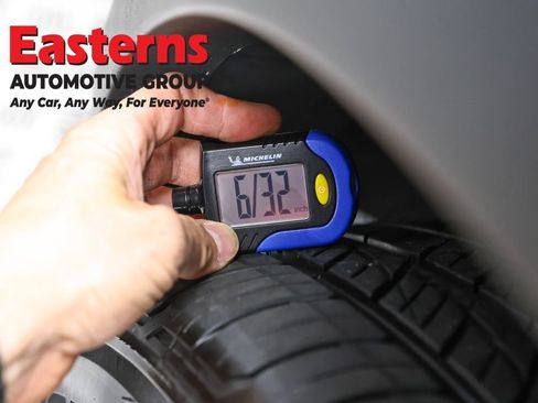 Used 2024 Nissan Pathfinder SV AWD/4WD image 29