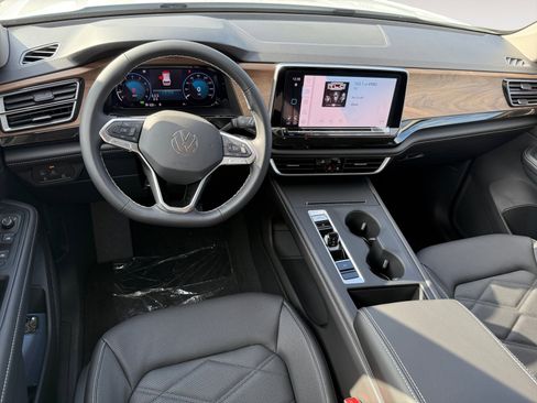 New 2026 Volkswagen Atlas SE image 15