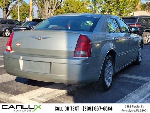 Used 2006 Chrysler 300 image 6
