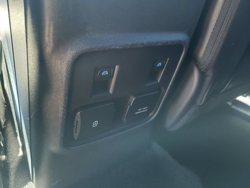 Used 2023 Ford Bronco Wildtrak AWD/4WD image 12