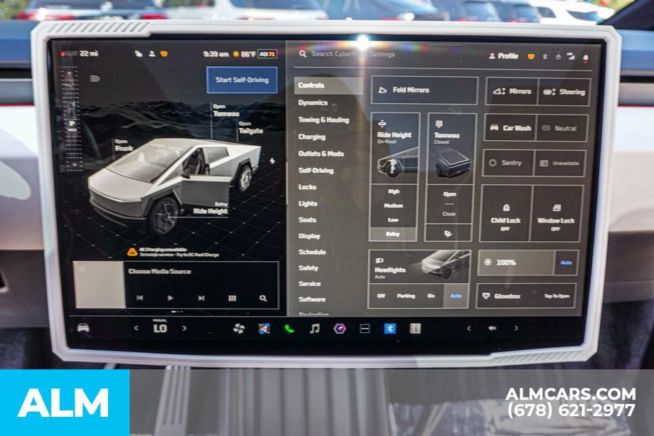 Used 2024 Tesla Cybertruck AWD Crew Cab image 35
