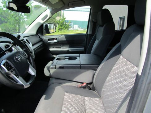 Used 2019 Toyota Tundra SR5 AWD/4WD image 11
