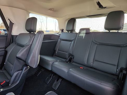 New 2026 Ford Expedition Active image 5