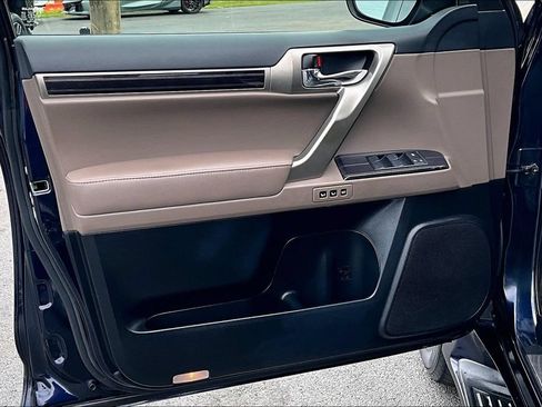 Used 2020 Lexus GX 460 Premium w/ Premium Package AWD/4WD image 22