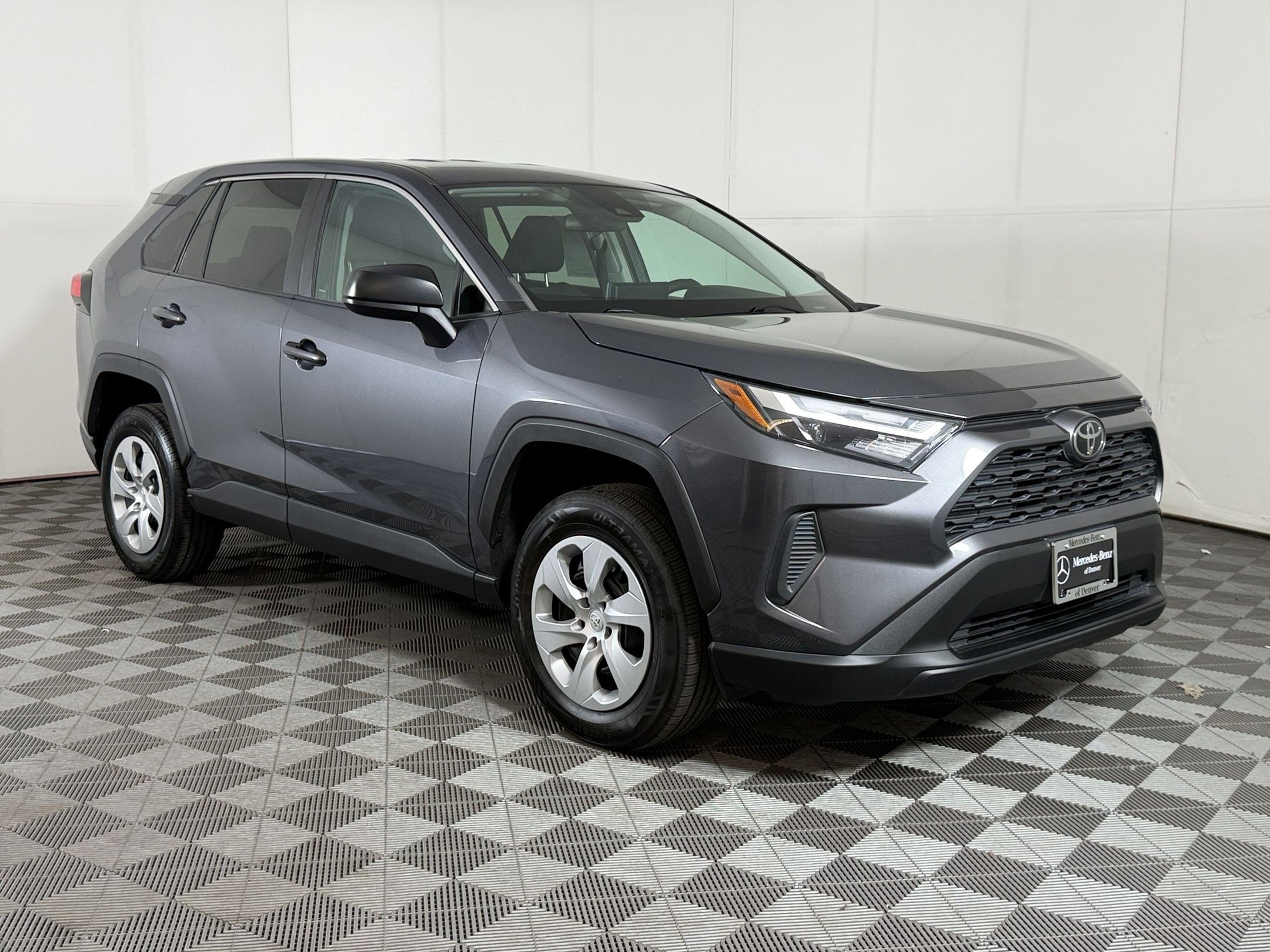 Used 2023 Toyota RAV4 LE AWD/4WD image 7