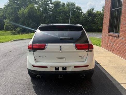 Used 2013 Lincoln MKX AWD image 4
