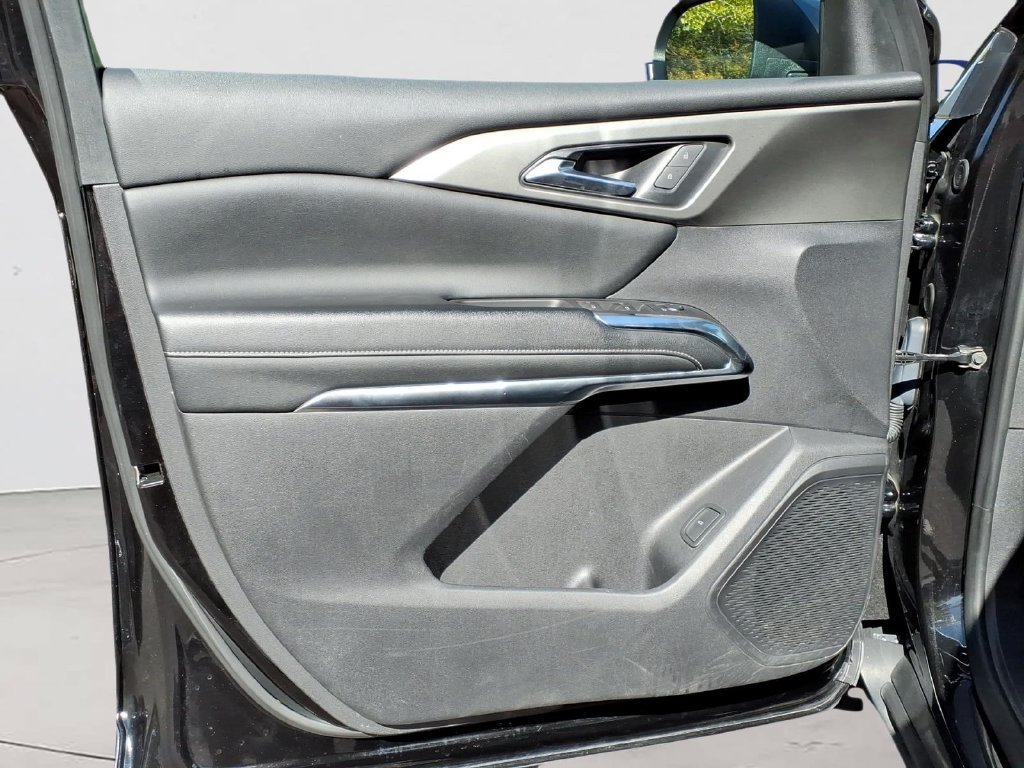 Used 2024 Chevrolet Traverse LT FWD image 18