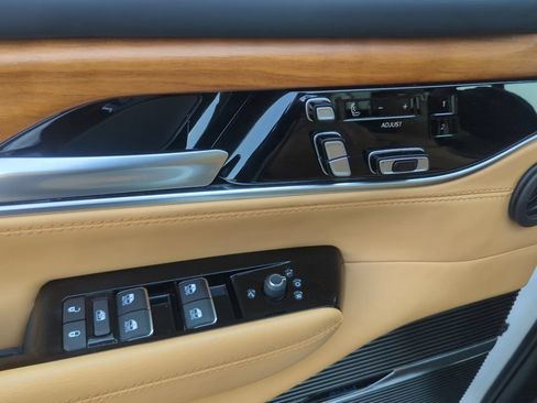 Used 2024 Jeep Grand Wagoneer Series III w/ Rear Seat Video Group 1 AWD/4WD image 40