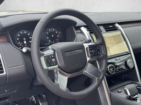 Certified 2024 Land Rover Discovery Dynamic SE AWD/4WD image 3