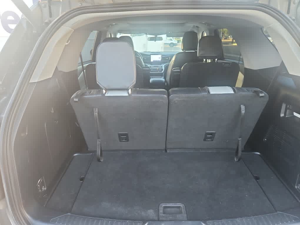 Used 2021 Ford Explorer XLT w/ Equipment Group 202A AWD/4WD image 8