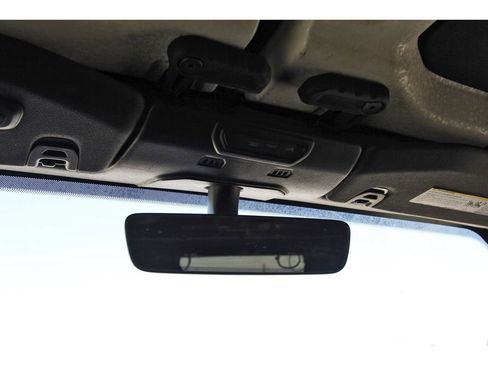 Used 2019 Jeep Wrangler Unlimited Sahara image 21