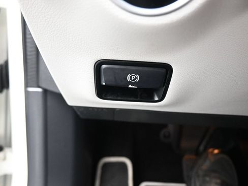 Used 2016 Mercedes-Benz GLA 250 image 27