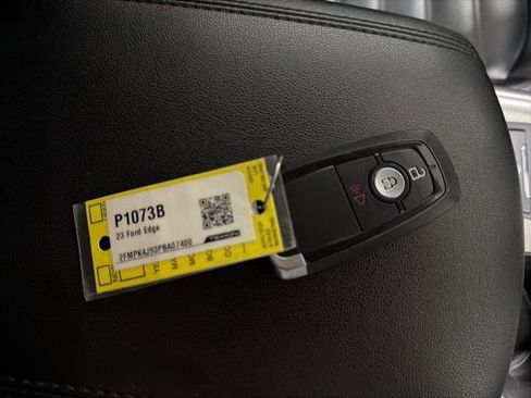 Used 2023 Ford Edge SEL image 31