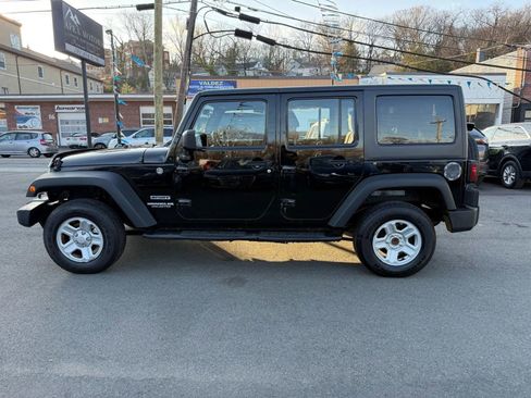 Used 2013 Jeep Wrangler Unlimited Sport AWD/4WD image 4