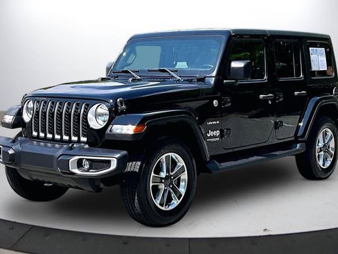 Certified 2022 Jeep Wrangler Unlimited Sahara w/ Cold Weather Group AWD/4WD image 4