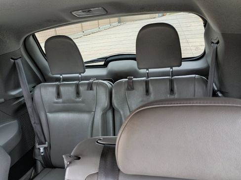 Used 2012 Toyota Highlander FWD image 10