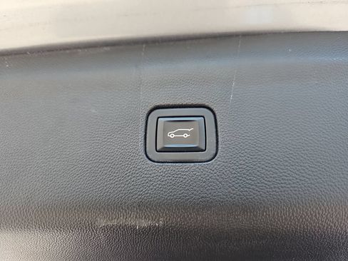 Used 2023 Buick Enclave Essence w/ Experience Buick Package FWD image 34