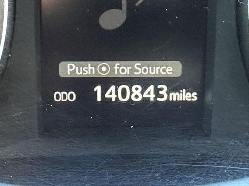 Used 2017 Toyota Highlander Plus image 14