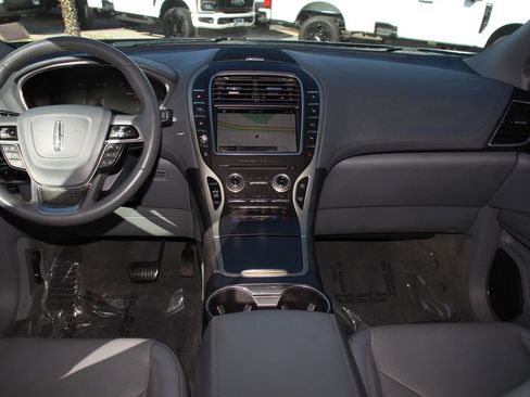Used 2019 Lincoln Nautilus Reserve FWD image 14
