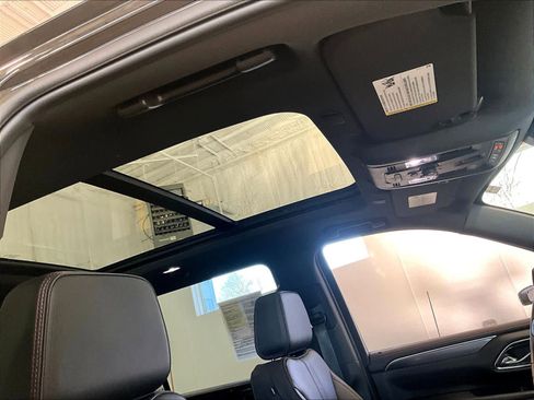 Used 2024 Chevrolet Suburban RST w/ Luxury Package image 23