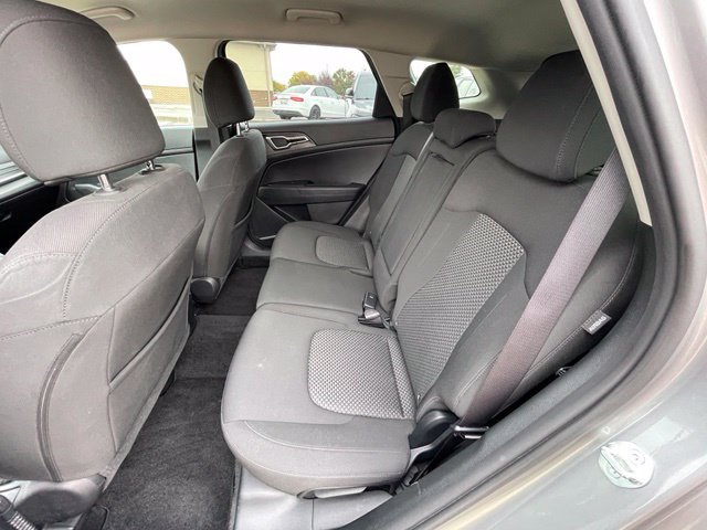 Used 2024 Kia Sportage LX AWD/4WD image 16