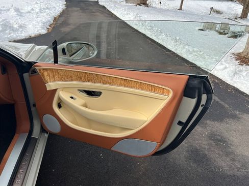 Used 2023 Bentley Continental GT image 36