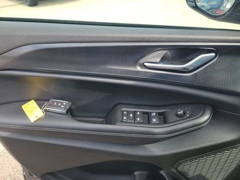 New 2025 Jeep Grand Cherokee Altitude image 17