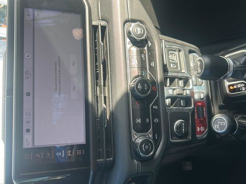 Used 2025 Jeep Wrangler Rubicon image 10