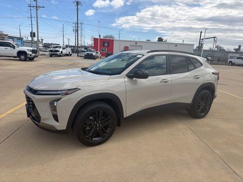 New 2026 Chevrolet Trax ACTIV image 3