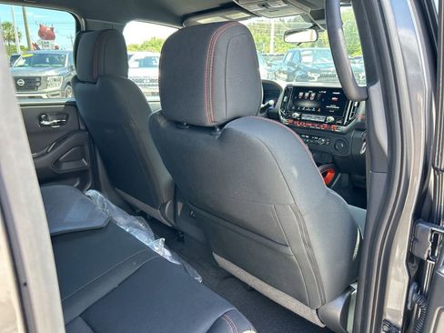 Certified 2025 Nissan Frontier PRO-4X AWD/4WD image 50