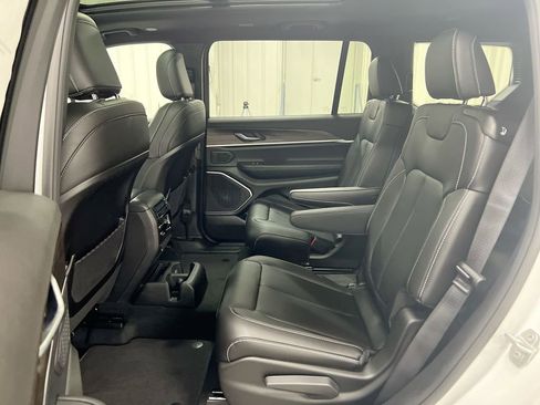 New 2026 Jeep Grand Cherokee L Limited w/ Limited Altitude Package image 24