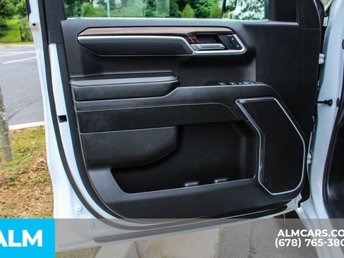 Used 2025 Chevrolet Silverado 1500 LT RWD image 36