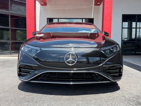 Used 2023 Mercedes-Benz EQS 580 4MATIC Sedan image 3
