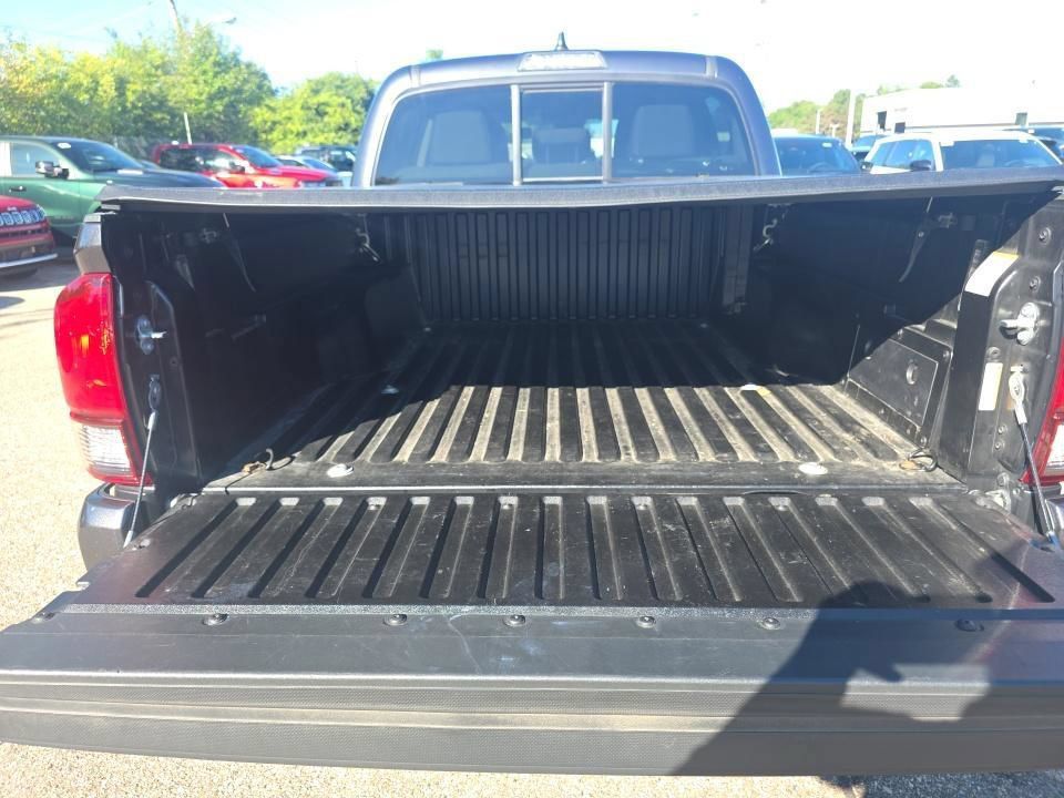 Used 2023 Toyota Tacoma SR AWD/4WD image 8