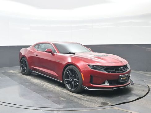 Used 2021 Chevrolet Camaro LT image 9