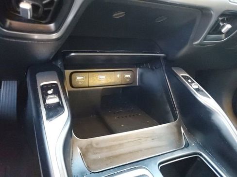 Used 2023 Kia Sorento S image 23