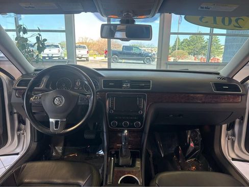 Used 2013 Volkswagen Passat 2.5 SEL Premium FWD image 17