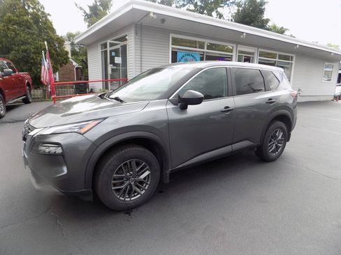 Used 2023 Nissan Rogue S AWD/4WD image 8