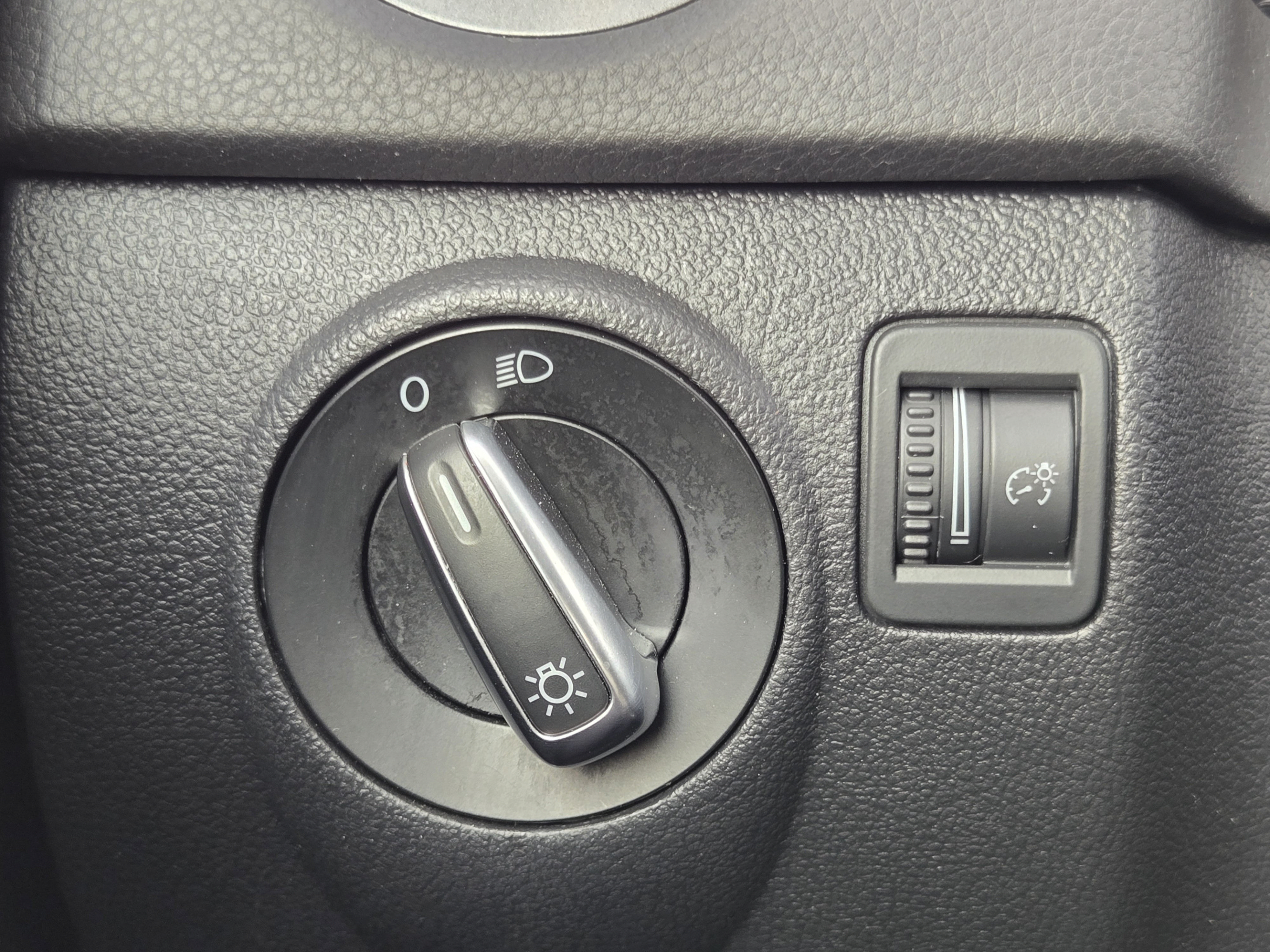 Used 2014 Volkswagen Tiguan S AWD/4WD image 19