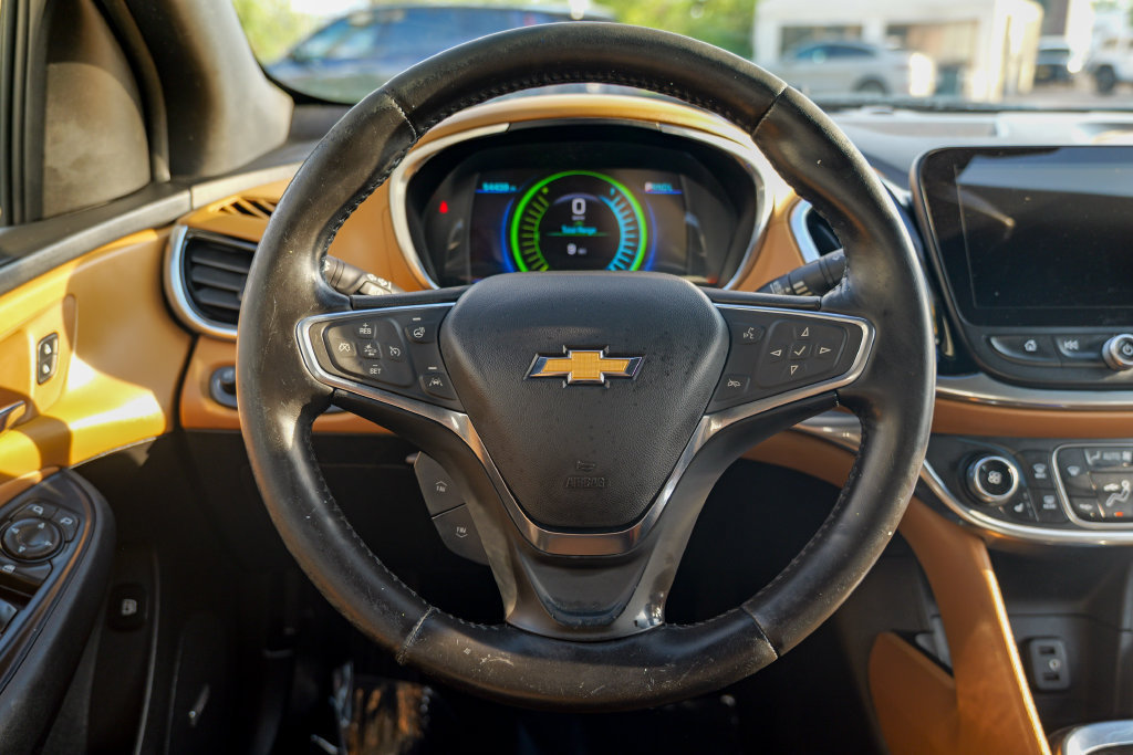 Used 2018 Chevrolet Volt Premier w/ Driver Confidence Package FWD image 43