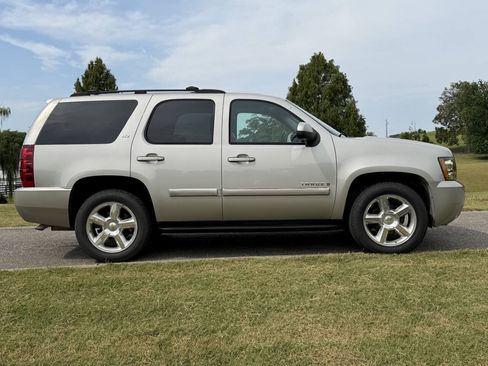 Used 2007 Chevrolet Tahoe LTZ w/ LTZ Preferred Equipment Group AWD/4WD image 6