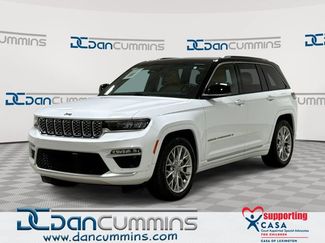 Used 2023 Jeep Grand Cherokee Summit AWD/4WD video 1