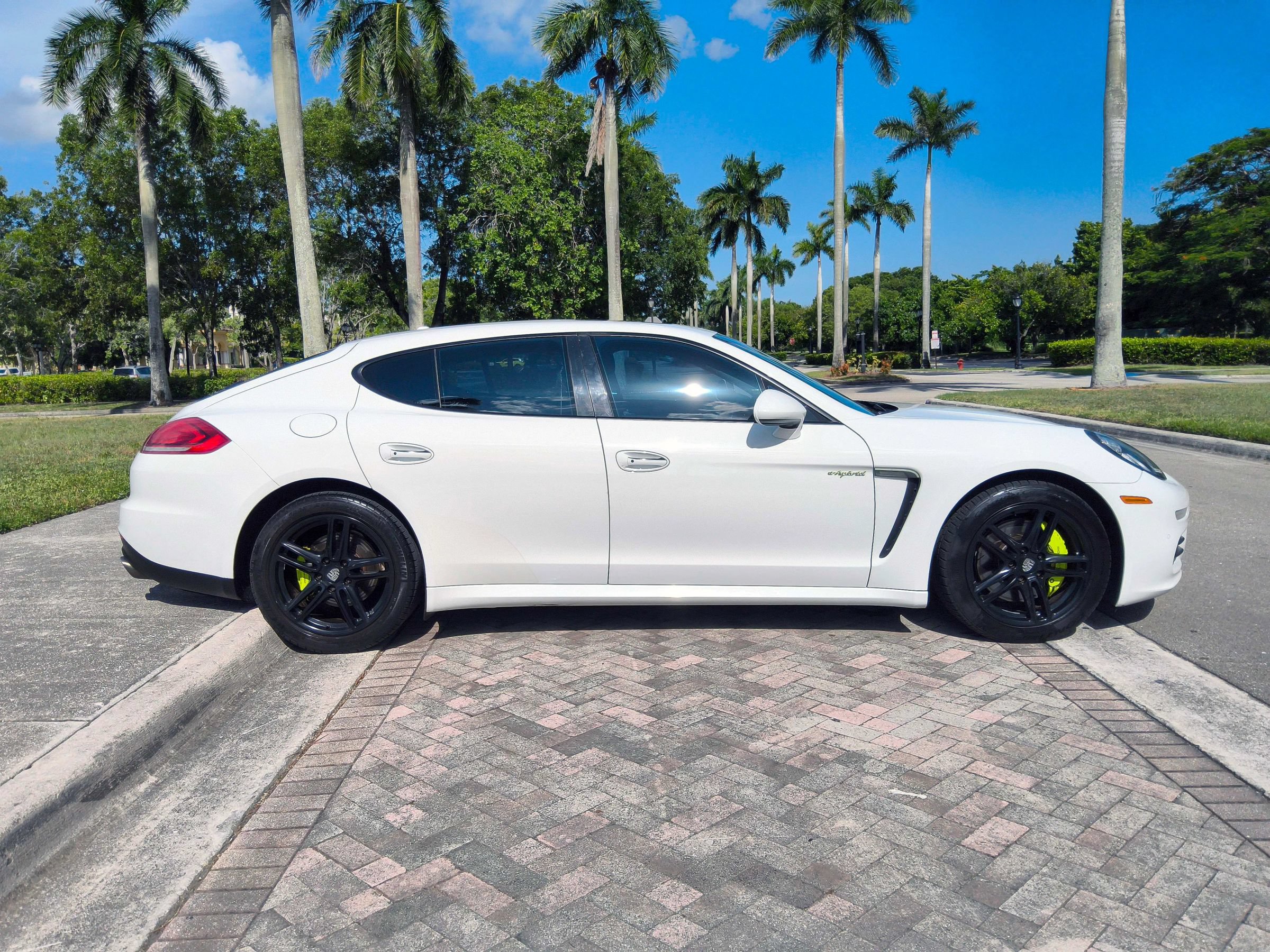 Used 2016 Porsche Panamera S RWD image 19