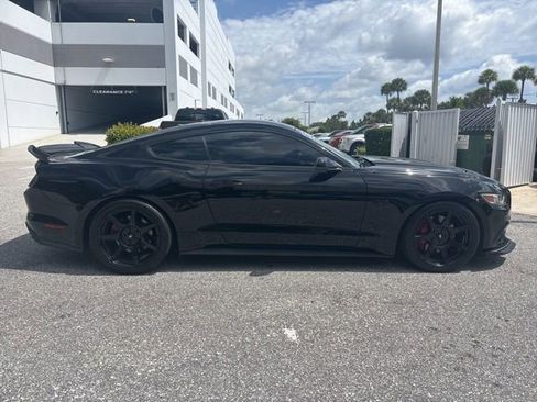 Used 2017 Ford Mustang GT Premium w/ Black Accent Package RWD image 2