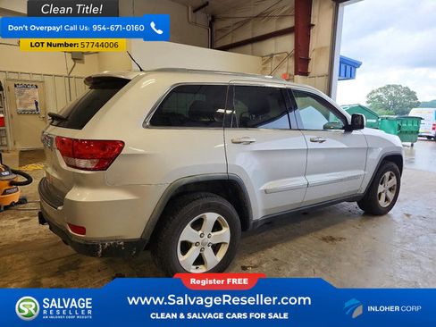 Used 2011 Jeep Grand Cherokee Laredo AWD/4WD image 4