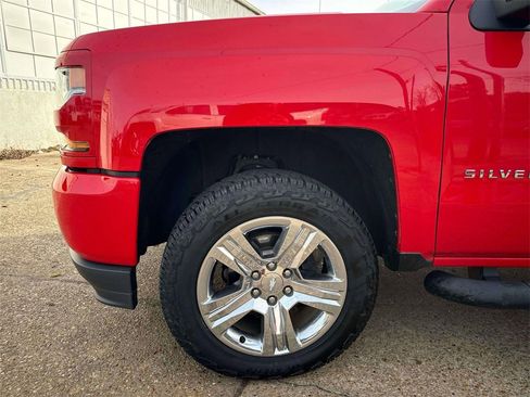 Used 2018 Chevrolet Silverado 1500 Custom w/ Trailering Package image 5