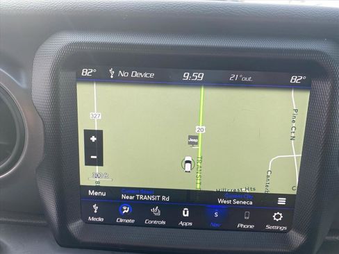 Used 2022 Jeep Gladiator Willys image 11