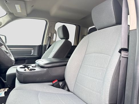 Used 2024 RAM 1500 Classic SLT AWD/4WD image 10