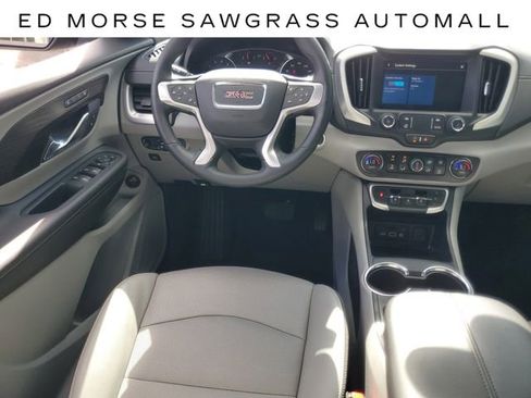 Certified 2024 GMC Terrain SLT image 17